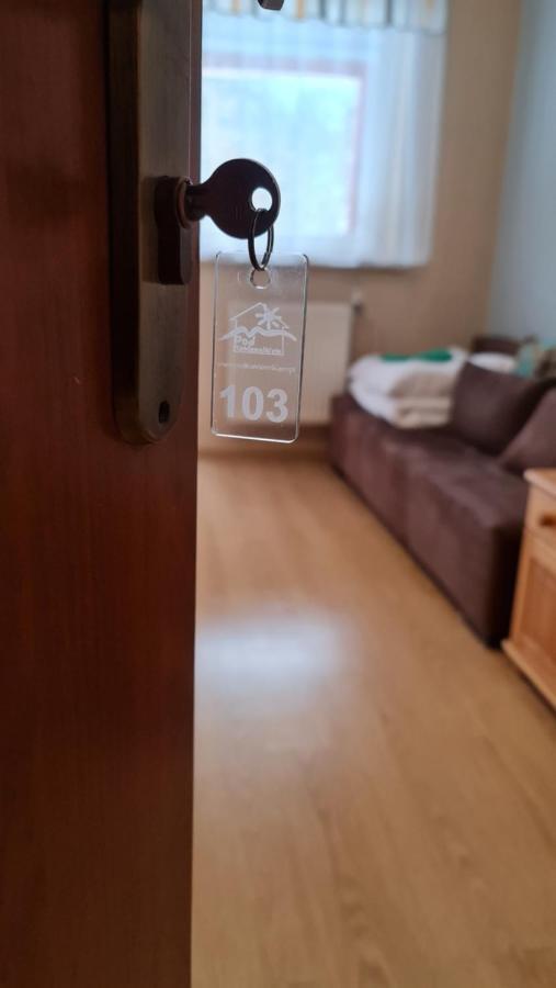 Pod Kamiennikiem Hotell Trzemesnia Exteriör bild