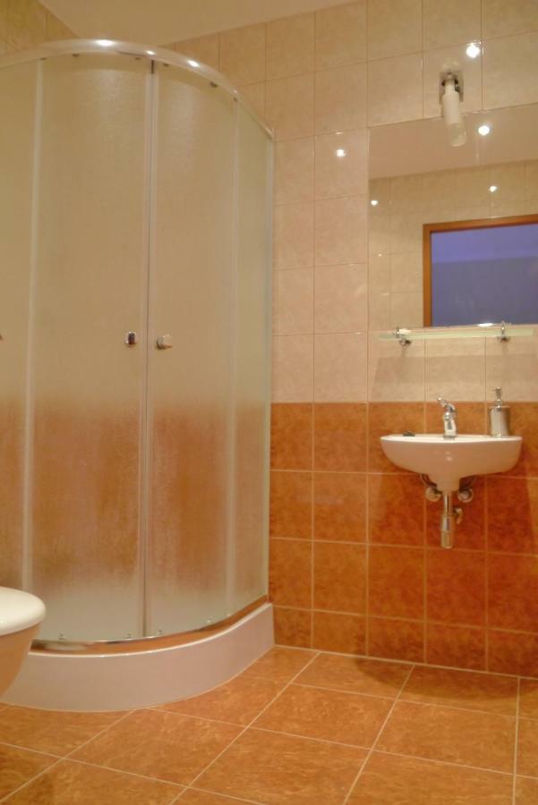 Pod Kamiennikiem Hotell Trzemesnia Exteriör bild